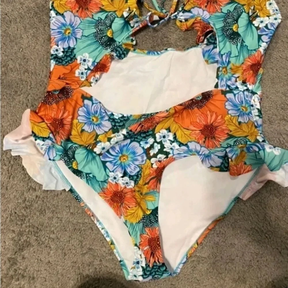 Cut-out MULTICOLORED FLORAL CUT OUT KNOT RUFFLE SWIMSUIT SZ 3X